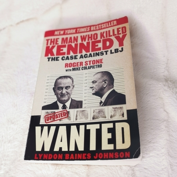 🔥3/$15 The Man Who Killed Kennedy Paperback by Roger Stone with Mike Colapietro - Picture 1 of 4